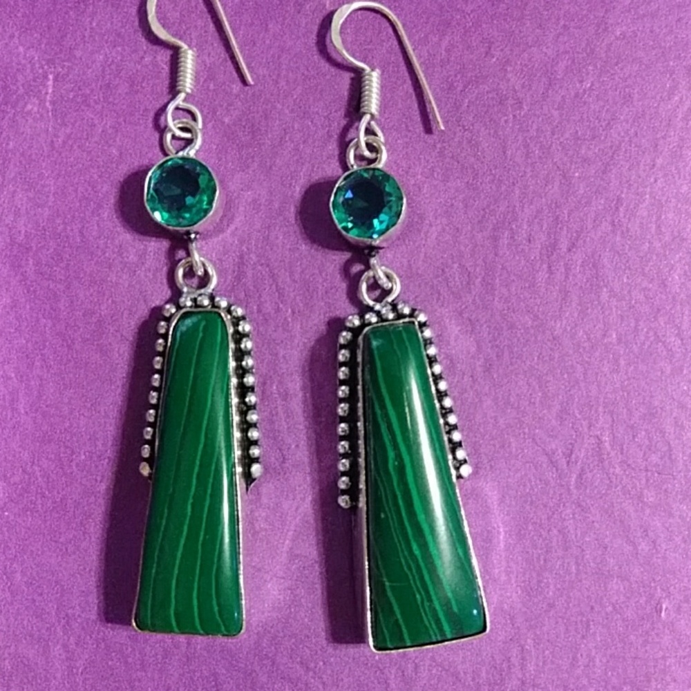 NWT- BALI  STERLING WITH  MALACHITE, LONDON BLUE TOPAZ, HYPOALLERGENI EARRINGS.